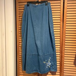 Jaclyn Smith Blue Denim Maxi Skirt Floral Embroidery Jean XL boho Cottagecore